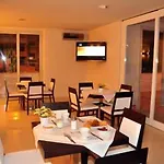 מלון La Punta 3*